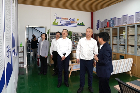 20241009市國資委黨委書記、主任陳文榮調(diào)研嘉興市交通學(xué)校，右起吳曉斌、陳文榮、柏衛(wèi)東、朱建華、李利.jpg